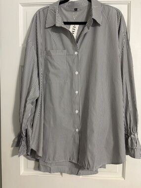 Retro Comfy High/Low Black and White Women's Blouse - with Ruffle at Cuff